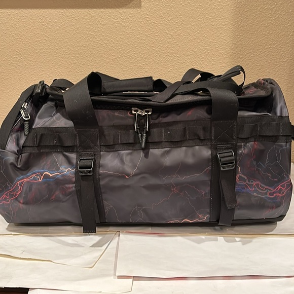 The North Face Base Camp Duffel Bag Medium 71 liters Brand new w/tags. - Picture 2 of 16